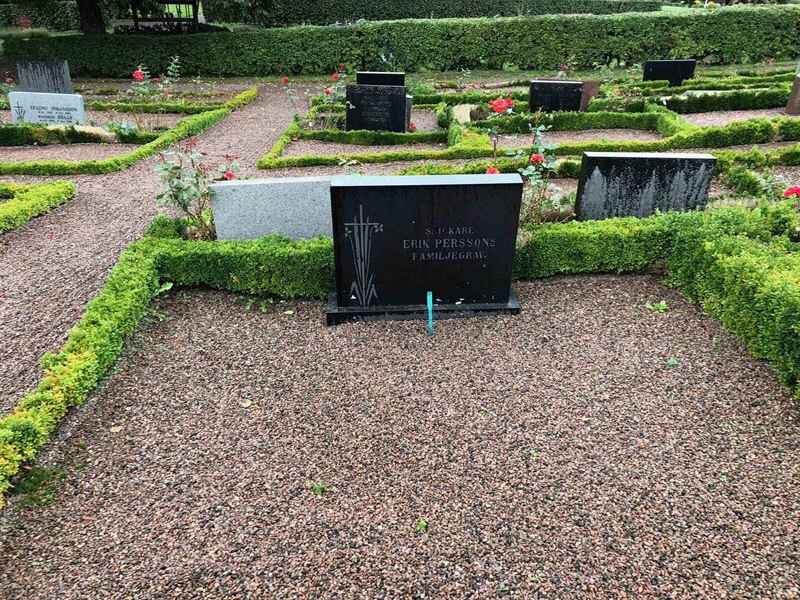 Grave number: Kå 34    16, 17