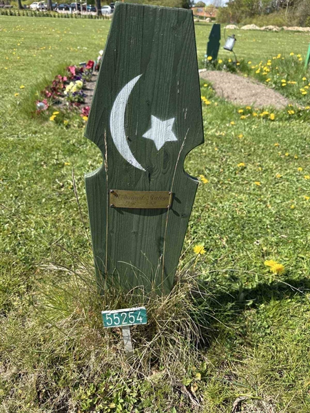 Grave number: R 05M 254