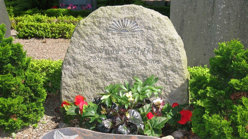 Grave number: BK B   206, 207