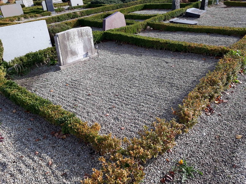 Grave number: TU 15    002