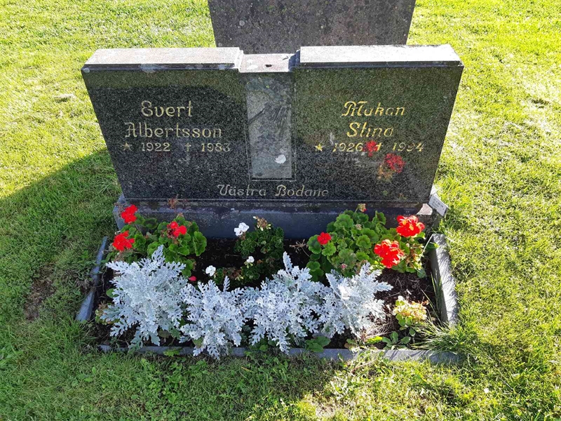 Grave number: Fr 8   395-396