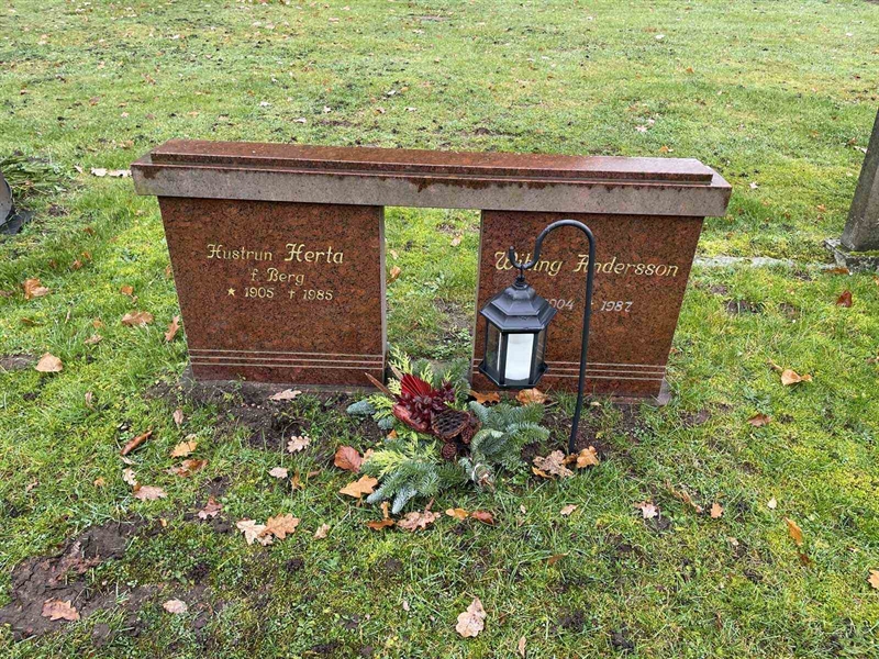 Grave number: VV 2    78, 79