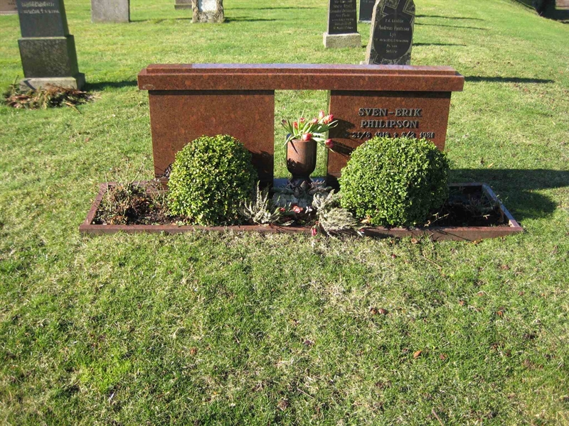 Grave number: ÖKK 7    41, 42