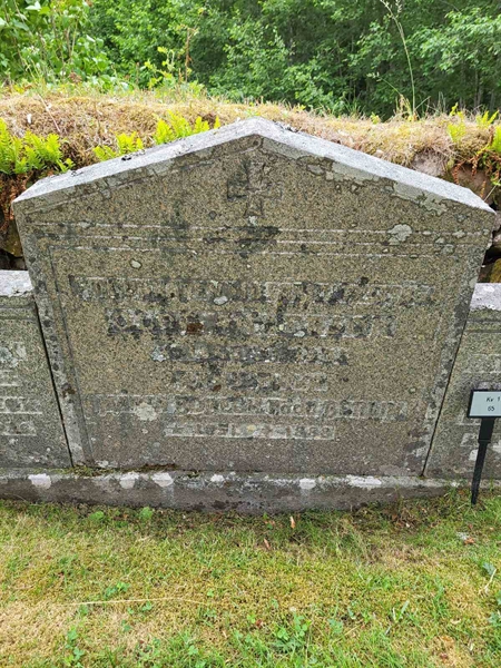 Grave number: Jä 01    65