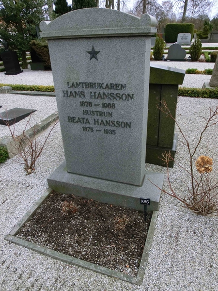 Grave number: LB F 126-129
