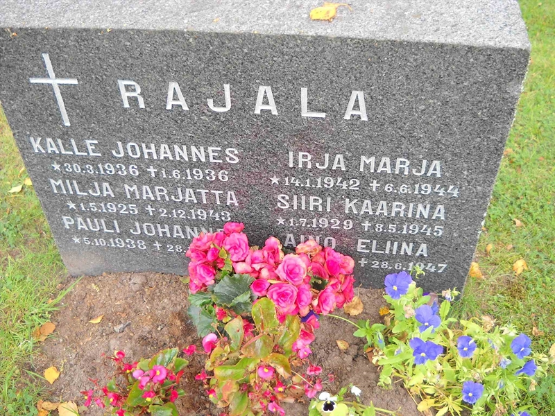 Grave number: 3 MB 09 40, 42