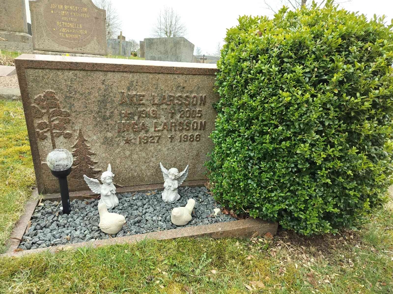 Grave number: TÖ 4   129