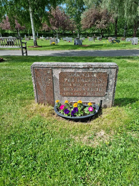 Grave number: D N 5  1210-1211