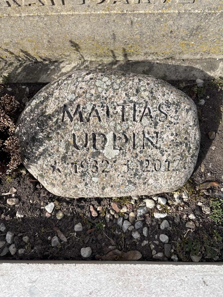 Grave number: LI 38