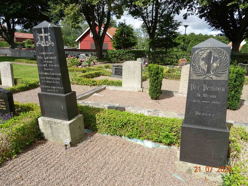 Grave number: NK 1 DF    15, 16, 17