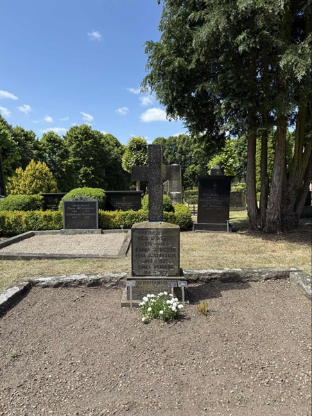 Grave number: TR 4 1   110