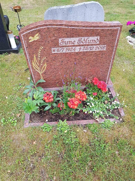 Grave number: 01 15048