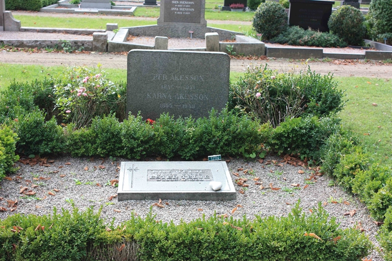 Grave number: Ö 12i   174, 175