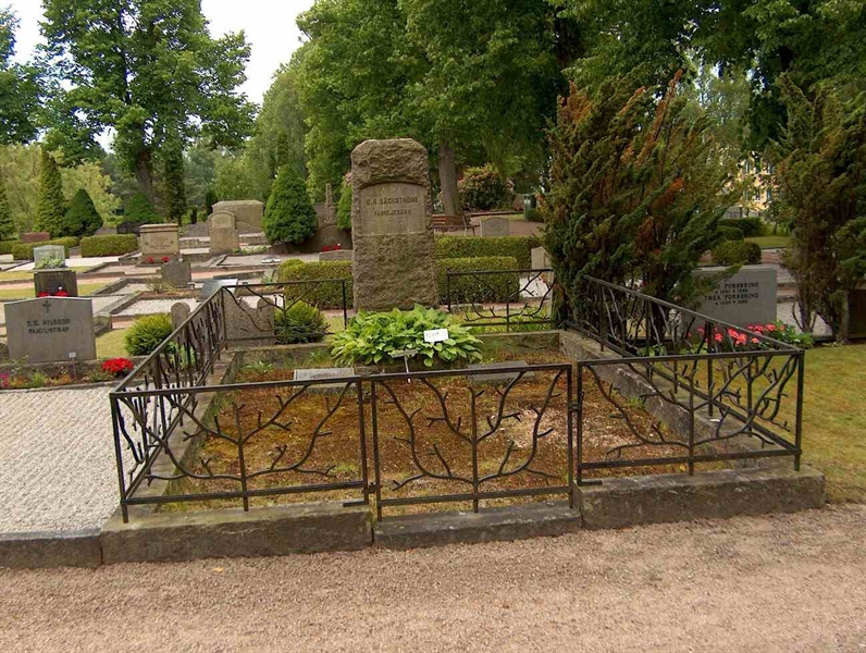 Grave number: HÖB 10   272