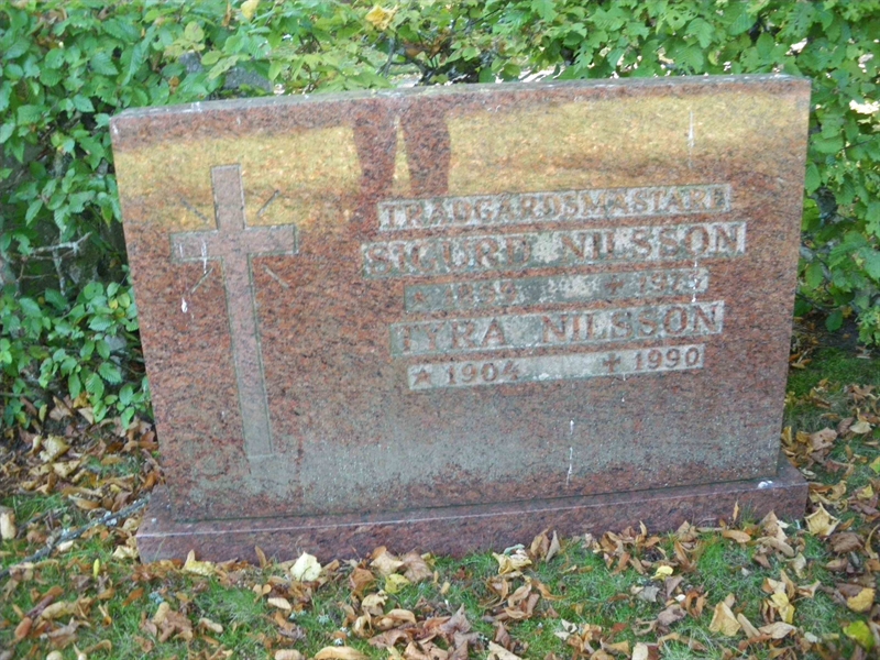 Grave number: SB 32     8