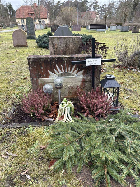 Grave number: L A 42