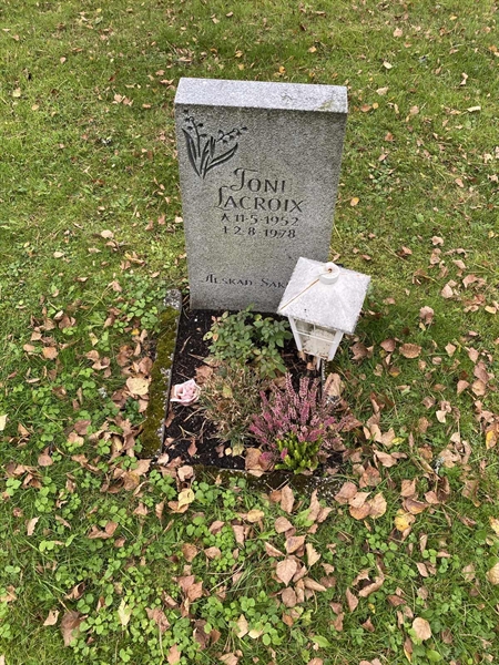 Grave number: 2 C   989