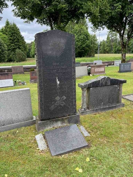 Grave number: SKF D   123, 124