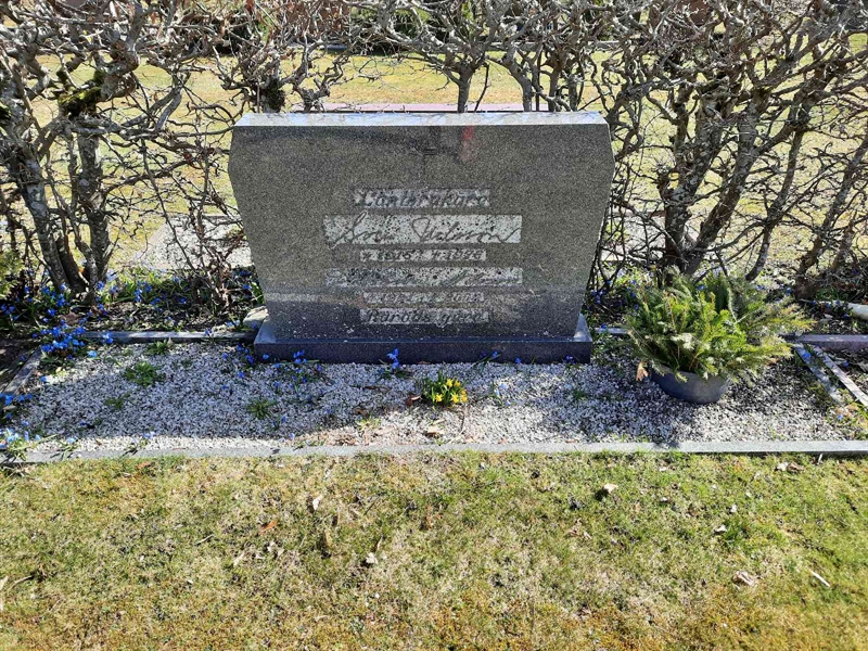 Grave number: ON E   183-184