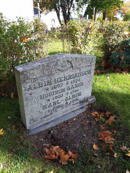 Grave number: GK F 1   215