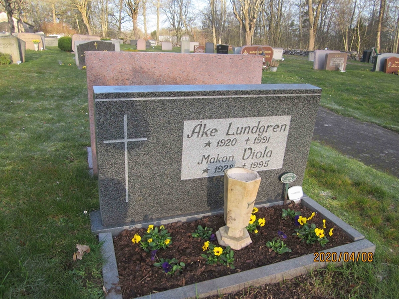 Grave number: 02 K   38