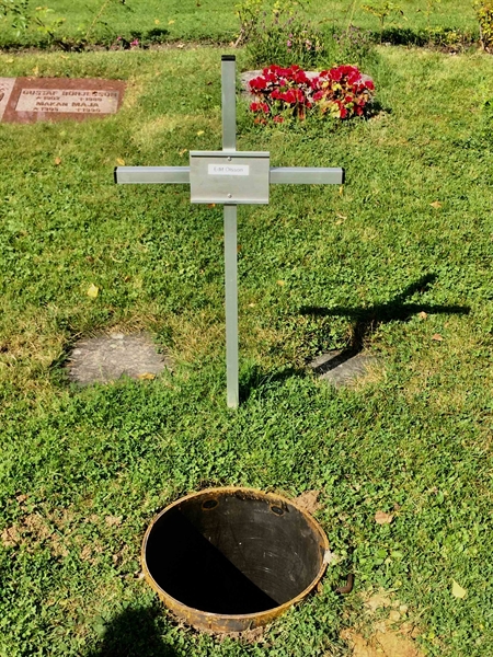 Grave number: 01 23    64