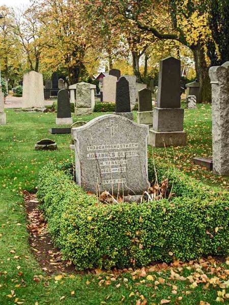 Grave number: 1 8F    29