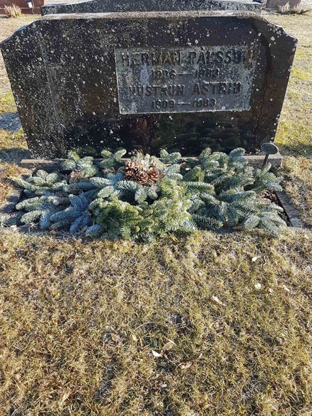 Grave number: RK N 11     5, 6