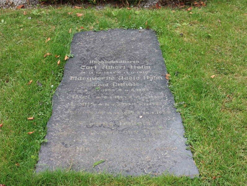 Grave number: Ö 11y    54, 55, 56, 57