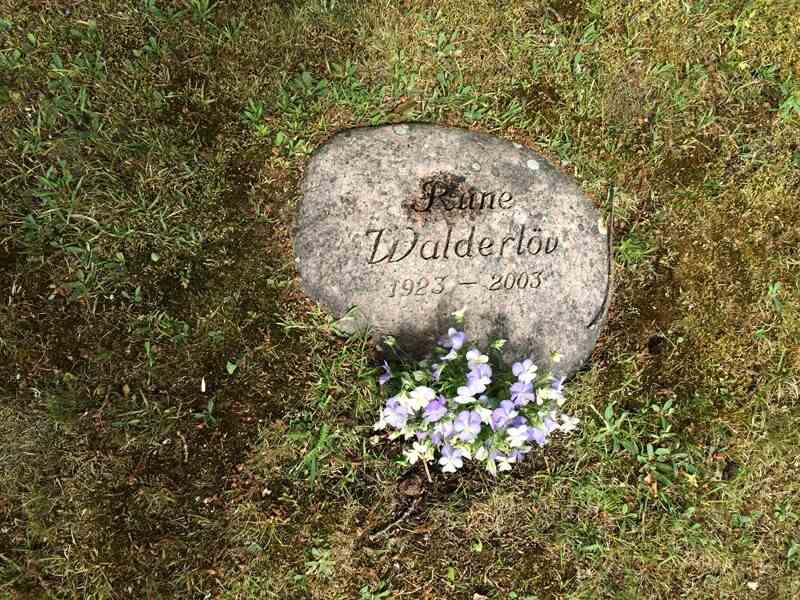 Grave number: BN 17    7