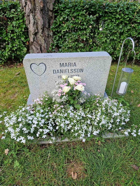 Grave number: 1 KV16   349-350