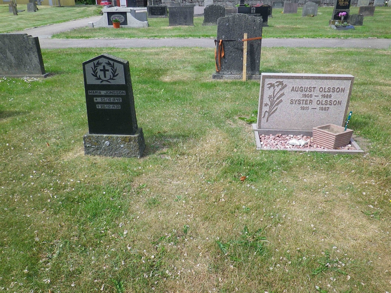 Grave number: LO I    33, 34