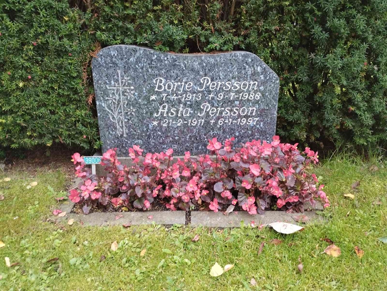 Grave number: NÅ 39    11, 12