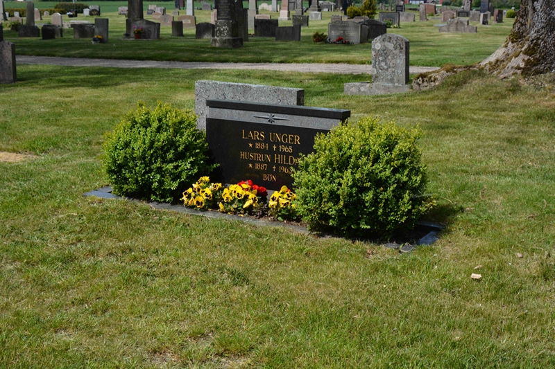 Grave number: G2 1    61, 62