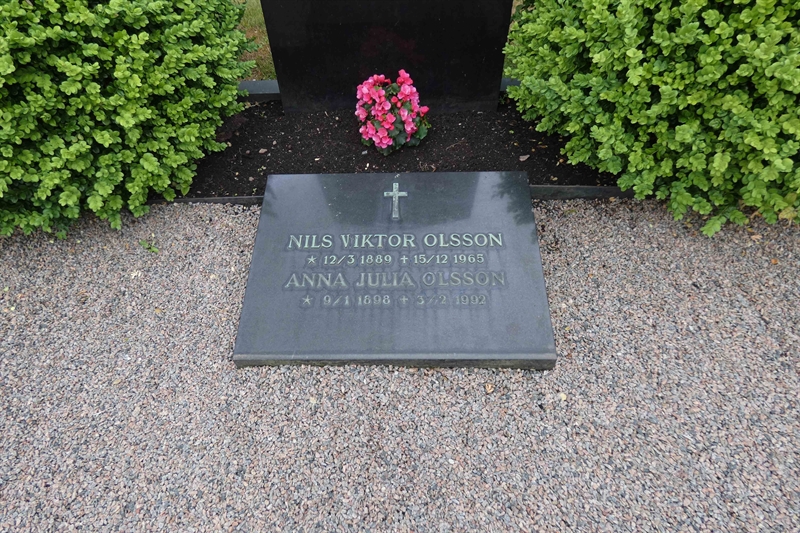 Grave number: TÖ 1  5+07