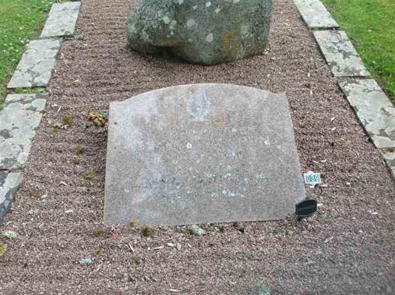 Grave number: 215 D    78-79