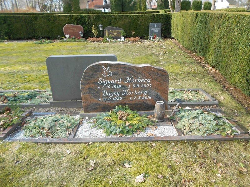 Grave number: NÅ N4    49, 50
