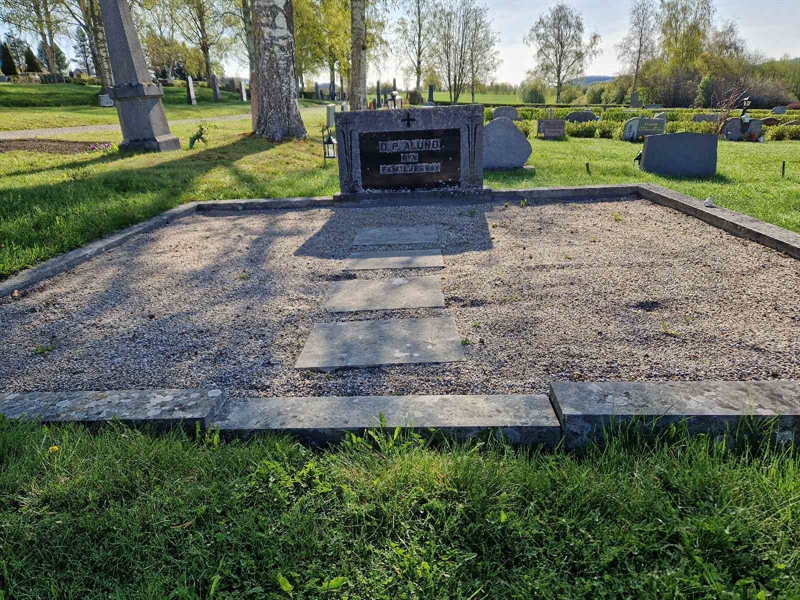 Grave number: 501 14 2661-2664