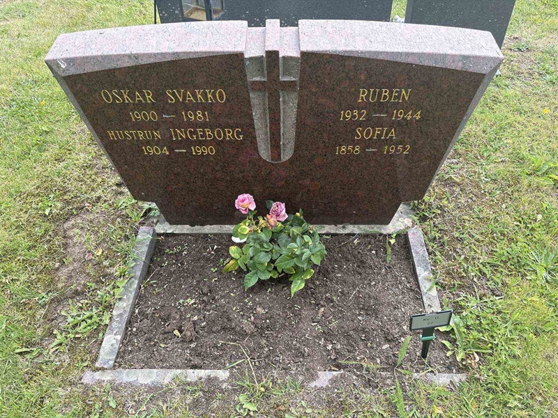 Grave number: 003 D    27