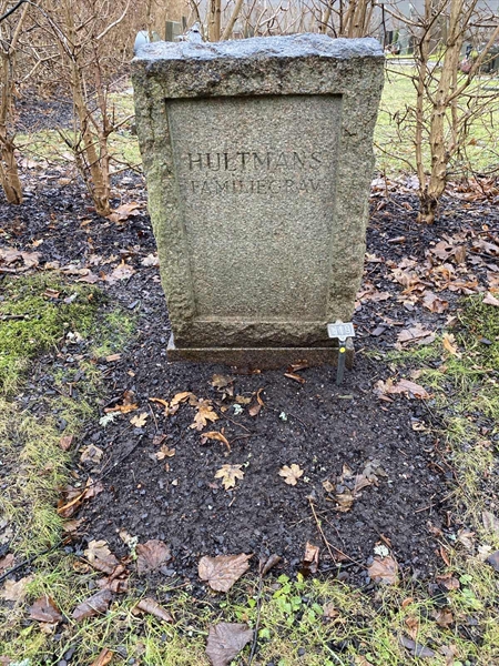 Grave number: 1 P    19