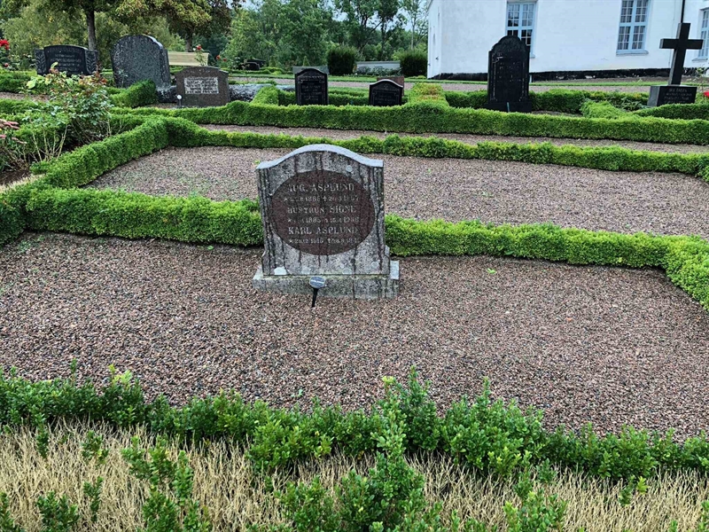 Grave number: Kå 42    37, 38, 39