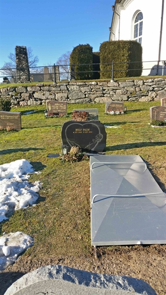 Grave number: BR D    74, 75