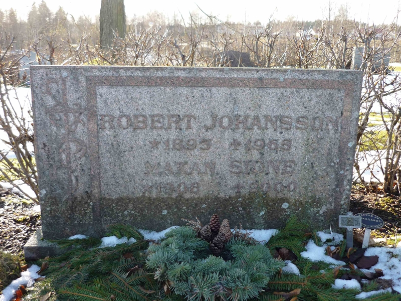 Grave number: B VÄ  327, 328
