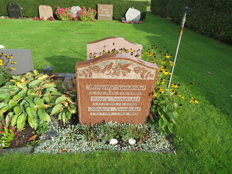 Grave number: 1 08   34