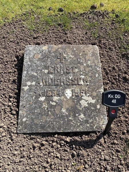 Gravnummer: 22 DD    48