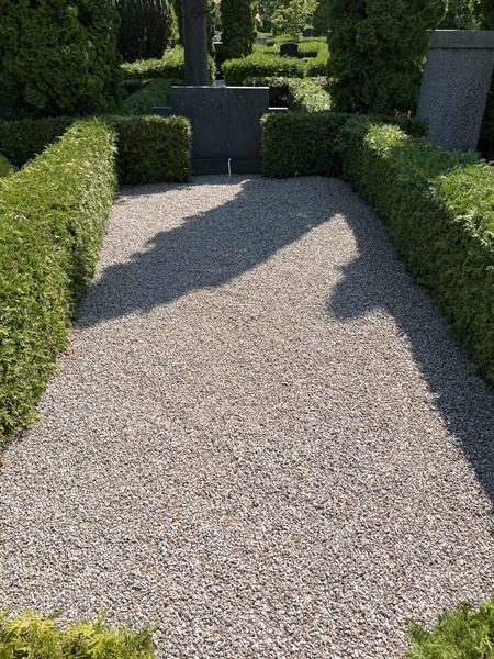 Grave number: NK VI   121
