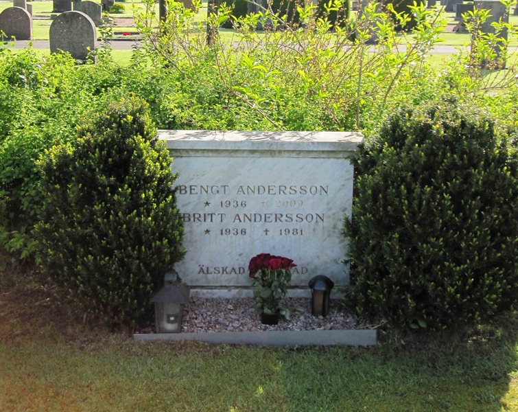 Grave number: NY U   136, 137