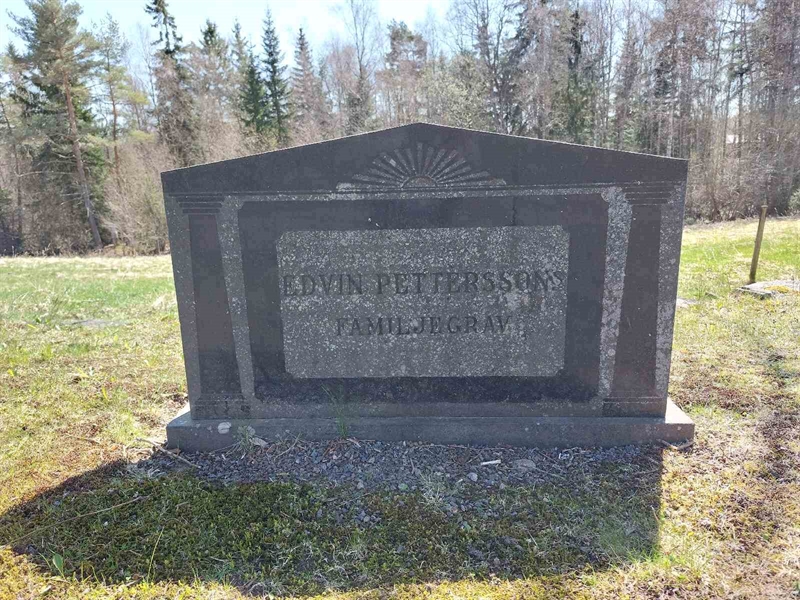 Grave number: HÖ 1  103, 104
