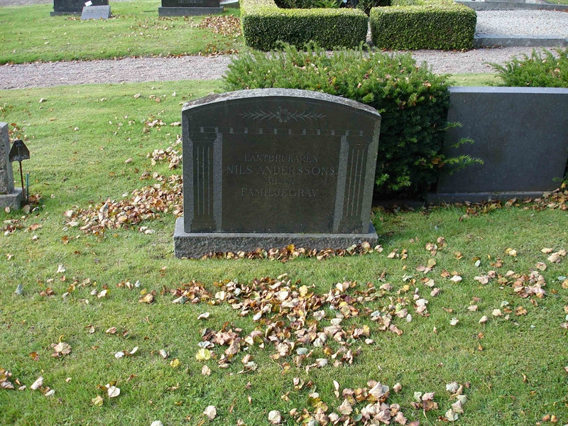 Grave number: HK C   157, 158, 159