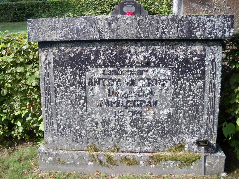Grave number: SB 22     1